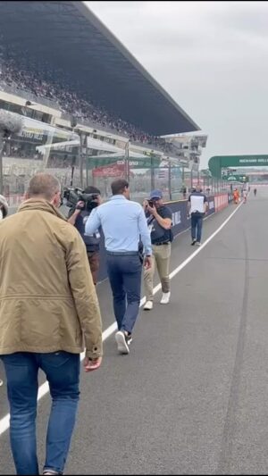 Rafael Nadal Instagram - Merci à tous !!!! 🇫🇷
Sensación increíble recibir este aplauso en Le Mans ! 🏁