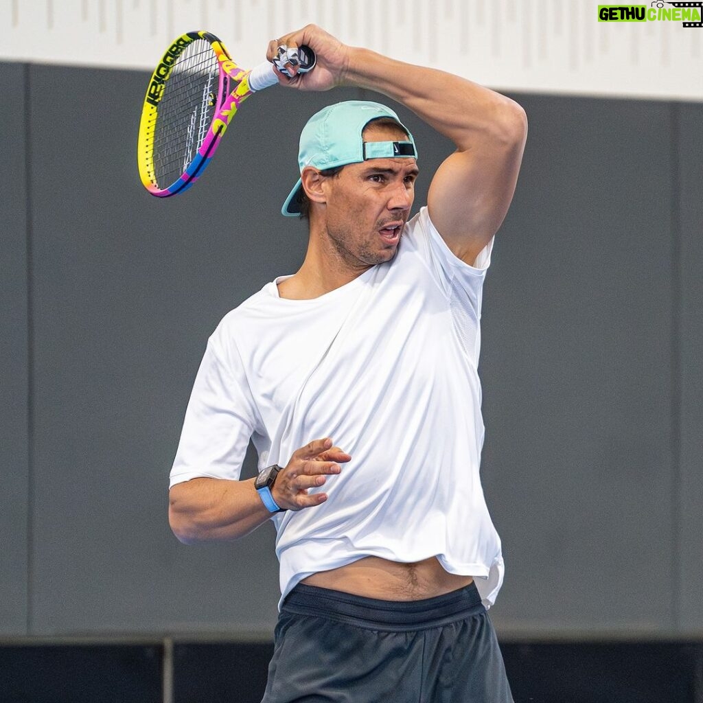 Rafael Nadal Instagram - Tras un tiempo ausente… aquí estamos. De vuelta a los entrenamientos… con más intensidad #Tenis #Tennis #sport #Motivation Rafa Nadal Academy