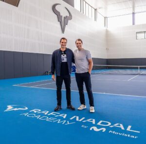Rafael Nadal Instagram - 👋🏼 Hi, @rogerfederer! ☺️ 
Welcome back to the @rafanadalacademy! 🏡