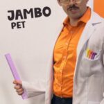 Rafael Pimenta Instagram - Professor Jambinho apresenta: os mais divertidos brinquedos divertidos para pets. Escute o especialista @jambopet e corra pra garantir o mimo do seu amiguinho! #publi