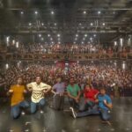 Rafael Pimenta Instagram - Eu tenho muita sorte. Me apresentar com Improvável, junto a colegas tão talentosos e queridos, é sempre um motivo de muita felicidade. @ciabarbixas @bellamarcatti @andres_girando Teatro Claro MAIS RJ