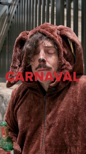 Rafael Pimenta Instagram - Qual a pior fantasia de carnaval de todos os tempos?? Deixe nos comentários 💃🕺

Elenco e roteiro: Rafael Pimenta
Edição: Guilherme Souza
Redes Sociais: Amanda Misturini e Sabrina Porto

#rafaelpimenta #humor #esquete #carnaval #carnaval2023 #fantasiacarnaval