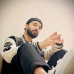 Raghav Juyal Instagram - Photos pe sala views to aate nahi , chalo koi nahi ,kuch cheese apna mann behelane ke liye bhi ki jaati hain . Tell me which is the best one ?