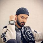 Raghav Juyal Instagram - Photos pe sala views to aate nahi , chalo koi nahi ,kuch cheese apna mann behelane ke liye bhi ki jaati hain . Tell me which is the best one ?