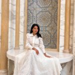 Rahma Riyad Instagram - من اروع ما شفت اليوم #في_أبوظبي قصر الوطن تحفة فنية 🤍😍 سؤال منو زار #ابوظبي قبل!! #FindYourPace #RahmaRiad | #رحمة_رياض Presidential Palace Qasr Al Watan Abu Dhabi