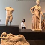 Rahma Riyad Instagram - . متحف @louvreabudhabi من اجمل الاماكن اللي موجوده #في_أبوظبي جمال المكان والقصص الموجوده بي شي خيال كل زاويه تحجي قصه وتاريخ متعه لا تنتهي قضيت 5 ساعات بدون ما احس #FindYourPace #RahmaRiad | #رحمة_رياض Louvre Abu Dhabi