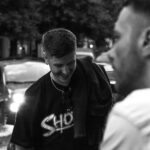 Raige Instagram - Ieri sera a #Milano per la prima del documentario dei @therealonemic X @essemagazine. È stato davvero emozionante, serate come questa rimangono per sempre e poi ancora per un po’. Alla fine questo grande viaggio della musica mi ha regalato, tra le altre cose, amici, fratelli e compagni di viaggio. Vecchi e nuovi, vicini e lontani. Onemic X Sempre ❤️ Foto del solito, magico @nicola.vallarella Cinema Beltrade