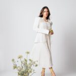 Raisa Andriana Instagram - Bonjour Madame #STARRING @raisa6690 Photographer @winstongomez #winstongomez Mua @bubahalfian Stylist @elcofrebliaman Hair @ibaayy___ Studio @11.11studiojakarta Nails @linneabeautybar_id Florist @talula.florist Outfit @faradilathelabel #Raisa 11.11 Studio Jakarta