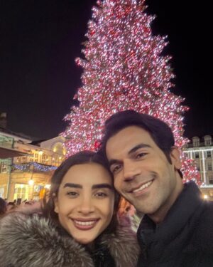 Rajkummar Rao Instagram - Merry Christmas, From us to you🎄🎅 @patralekhaa