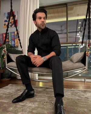 Rajkummar Rao Instagram - Diwali 🪔❤️

Styled by @rahulvijay1988 

1: Designer: @anamikakhanna.in 
2: Designer: @kunalrawalofficial 
3: Designer: @rohitgandhirahulkhanna 
4: Designer: @qbikofficial 
5: Designer: @anamikakhanna.in 
6: Designer: @divyammehta