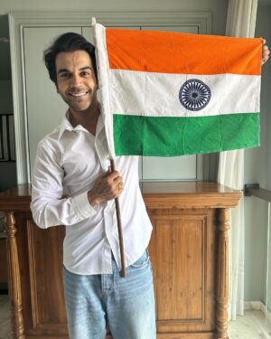 Rajkummar Rao Instagram - Happy Independence Day. भारत माता को शत् शत् नमन ❤️🇮🇳 #HarGharTiranga @amritmahotsav