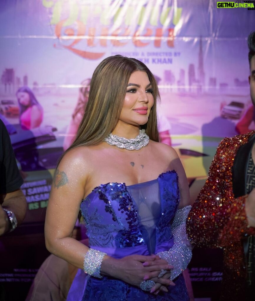 Rakhi Sawant Instagram - @rakhisawant2511 New Song Premiere Baby Drama Queen 💃 • • • @filmfare @film.gyan @instantbollywood @filmygyan @rakhisawant2511 @filminators #bollywoodsongs #bollywoodinsta #dramaqueen #filmfare #filmgyan #instabollywood #rakhisawant #dxb #emirates #instagramreels #trending #iphonereels #dawndotcom #creativereels #foryoupage Dubai U.A.E.