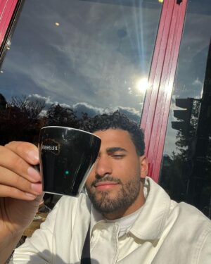 Rami Farran Instagram - L’art de rien faire ☕️