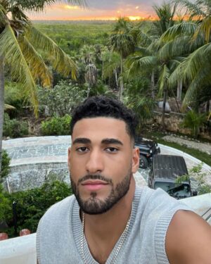 Rami Farran Instagram - En direct du toit de la villa 💔