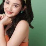 Ranty Maria Instagram - Guys, mau tau rahasia kulit aku terhidrasi selama 72 jam? Aku selalu pakai Hanasui Power Barrier Serum, kamu udah coba belum? #ChooseYourPower #SerumGakMasukAkal #Hanasui #HanasuiPowerSerum