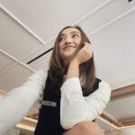 Ranty Maria Instagram - hi dari Alana! btw ada yang kerja jadi house keeping juga di hotel kayak Alana sama Jaya gak?? comment ya!! 🎬Aku Jatuh Cinta setiap hari jam 17.45 WIB di RCTI💙