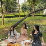 Ranty Maria Instagram - picnic date with SRAH💚💖