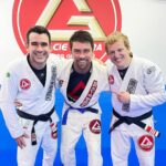 Raphael Sander Instagram - Visitando a escola de Jiu Jitsu da qual sou cria, @gbamericas! Descobri a arte suave no final de 2018 e já se passaram quase quatro anos. Me apaixonei pelo Jiu! Sou eternamente grato aos meus mestre @danielbz.gb e @solcuca que, desde o primeiro dia, acreditaram em mim! É uma honra fazer parte da escola Gracie Barra! Oss! 📸 @kleinmarina_ (obrigado pelas fotos e vídeos, Marina👊🏼) 🥋 @dr.rodrigobarreto & @luizacosta0709 (gratidão pelo treino) Obs: Dr. Rodrigo me finalizou numa chave Americana no final, mas não consegui postar o vídeo todo! . . . #jiujitsulifestyle #jiujitsuparatodos #jiujitsubrasileiro #atorbrasileiro #brazilianjiujitsu #graciebarra #graciebarrabrasil #vidasaudavel #healthylifestyle #gbamericas Gb Americas