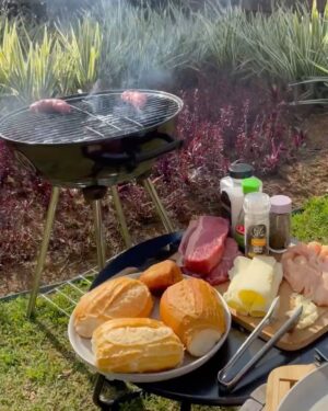 Raphael Sander Instagram - Aproveitando pra fazer um churrasco aqui em Minas! 
@holmy @lutschales 
.
.
.
#goncalvesmg #vidasaudavel #comerbemfazbem #turismobrasil #turismominasgerais #atorbrasileiro #lutschales #holmy #healthylifestyle #churrascoemcasa