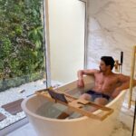 Raphael Sander Instagram - @applehouseparaty What an incredible time I had there! Private pool with glass floor on the roof above the bed! 🫶🏼🤪🍾 . . . #applehouseparaty #besthotelsintheworld #riodejaneirotrip #paratybrasil #tourismbrazil @max_pazemdeus Pousada Apple House Paraty