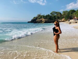 Rarriwuy Hick Instagram - The best way to holiday 🌴🌺🦋 #mushroombeach