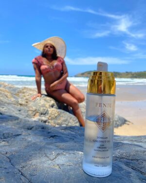 Rarriwuy Hick Instagram - Thank you to the beautiful @dantastic_hair for gifting me this lovely Tongan coconut oil by @feniu 

#melaninmagic #feniu 
🌺🐚🌊🌿💚🐬🦋