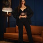 Raveena Tandon Instagram - A Saturday Slay like no other! #HotstarSpecials #KarmmaCalling , streaming from Jan 26th only on @disneyplushotstar @namrata.sheth @gauravshogun @varunsood12 @waluschaa @piyushkhati @devangshisen @masiwali @rachitsingh08 @Amyaela #Mohan kapoor @shatafclicks @virafpp @alpanabuch19 @rohitboseroy @ratfilmsindia @ruchinarain @ashutoshunlimited @itstahershabbir HMU- @sshurakhan Styled by: @nidasshah @muskaanmatta 📸: @rohnpingalay Managed by: @reemapandit Mumbai, Maharashtra