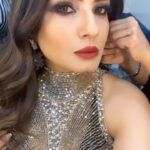 Raveena Tandon Instagram - 18 till I die 😂😂😂🎊🍾🥂 Live it up! जीयो और जीने दो दोस्तों! ♥️
