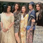 Raveena Tandon Instagram - Catchup time …. ♥️ #foreverfriendships ♥️ @hosagoa @clubjolies