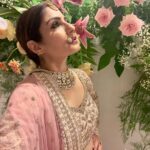 Raveena Tandon Instagram - Wedding Hues… but not without my iced coffee…and kids .. in that order😜♥️🎊🥂🎂 #thaitheknot #family sahanakrishna #bangkokblues #thailand @anantarariverside @gopalkadkade @shradhabamb