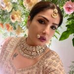 Raveena Tandon Instagram - Wedding Hues… but not without my iced coffee…and kids .. in that order😜♥️🎊🥂🎂 #thaitheknot #family sahanakrishna #bangkokblues #thailand @anantarariverside @gopalkadkade @shradhabamb