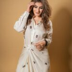 Raveena Tandon Instagram - Drama in White ….. 🤍 @nouria_by_diptiadvait @abhilasha_pret_jewelry @shayagrams Styled by @poojagulabani Style Team @hemachoudharyy Hair by @anita_matkar Shot by @deepak_das_photography Managed by @reemapandit