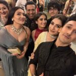 Raveena Tandon Instagram - And the celebrations continue…. A walk with Mahadev, my friendly neighbour #mrs.anwar , my two princesses , Deepavali (Deepa,(lamps) and valli( in a row ) and the party with friends like family. #diwalidump