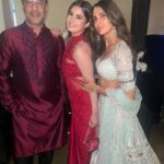 Raveena Tandon Instagram - Diwali Nights 🪔 . Thank you for the amazing get togethers my dearest @manishmalhotra05 and @theshilpashetty ! Lots of love and happiness to everyone .. May we and our children see a beautiful,peaceful new world … ♥️🙏🏻 #happynewyear