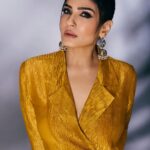 Raveena Tandon Instagram - Basking in the brightness…. Thank you for the love …. #karmmacalling 💛☀️