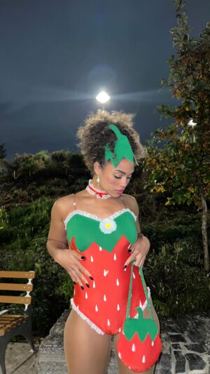 Ravyn Rochelle Instagram - Well that was embarrassing 😦🤣 @fashionnova @novamen