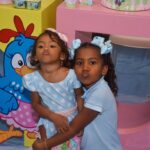 Rayza Alcântara Instagram - 2 aninhos de mi vida!🫶🏼 Obs: ela só queria o braço da titia e a titia pega, claro!😅