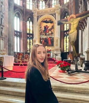 Rebecca Flint Instagram - visiting my favourite painting IRL ✝️ Assunta by Titian, 1515 🕊️ I have been lucky to see it 3x in my life, but the last time it was being conservated and under scaffolding so I missed out! Making things right on this trip 😊🇮🇹 

The second and third is giuseppe borsato’s painting of a painting 🖼️ 

#assunta #titian #venice #classicalart #classicart #highrenaissance #renaissance #italianrenaissance #1500s #1500sart #16thcentury #16thcenturyart #arthistory