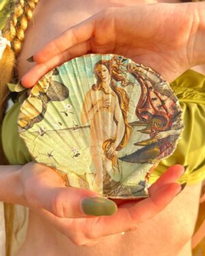 Rebecca Flint Instagram - birth of venus 🐚 🐚 🐚 

shell by @periwinkle_shells