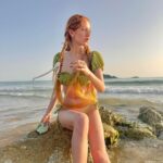 Rebecca Flint Instagram - birth of venus 🐚 🐚 🐚 shell by @periwinkle_shells
