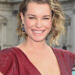 Rebecca Romijn Instagram - Enterprise beamed us down to the London photo call for #StarTrek #StrangeNewWorlds launch of Season two! Dress: @steven_khalil @maisonprivee_la Shoes: @ricagno_ Jewelry: @unode50 @michelemariepr