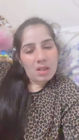 Reeta Mewada Instagram - Kar lo follow @reetamewada18 #trending 🙏🏻❤️