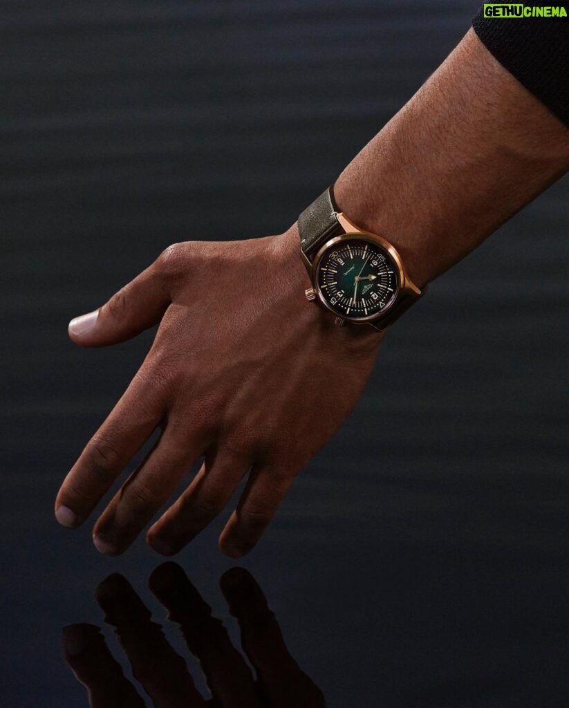 Regé-Jean Page Instagram - Thought I’d show my face on the timeline. #EleganceisanAttitude • #Longines #brandambassador • #HydroConquest #LegendDiver