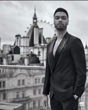 Regé-Jean Page Instagram - Time to fly

•

London - it’s been real

Cheers 📸 @adamfussell 

•

@hollymacnaghten
@carlosferraz_ 
@christopherleneo

@giorgioarmani 
@longines