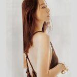 Reika Kirishima Instagram - こんばんは。 ハビエル・バルデムです。 最近はじめて梅を扱ってみました。 青梅ではちみつ漬けと完熟梅で梅干し。 出来上がるのがものすごぉ〜〜〜く楽しみで テンション地味に爆上がっております。 成功したら両親と妹にお裾分けしたいです💐 発売中の美的GRAND夏号 インタビュー載っております。 よろしくお願い致します⭐︎ photo @ballpark.inc hair&make @omoshita stylist @mikabebe0808 #beautymagazine #interview #biteki #美的grand