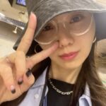 Reina Ikehata Instagram – 息子のスクールバッグが妙に馴染む🦖
帶著兒子的學校包包怎麼覺得好時尚👼哈

#momofboys #momoftwoboys #momfashion #産後ダイエット #兄弟ママ #男の子ママ #ママファッション