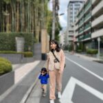Reina Ikehata Instagram – 今年剩下一天了🧸好快喔⋯
全身穿了米色的衣服好像看起來熊一樣的呢🐻哈 
今年もあと1日で終わり🐻
珍しいベージュコーデで年末の買い出しです🎍