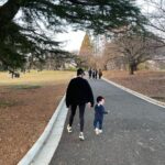 Reina Ikehata Instagram - 今天是日本人說的「好夫妻的日子」 感謝老公的幫忙🕺🏻 いい夫婦の日。 先日、秋晴れの中を旦那さんとお散歩したけど、息子たちとの写真しか撮ってない、そんな日常🍁 いつも、ありがとう😊 #媽咪日常 #媽咪 #兄弟 #兄弟ママ #兄弟リンクコーデ #産後ダイエット #産後 #ママライフ #まつ毛パーマ #まつ毛エクステ #フェイシャルエステ #做臉 #做臉護膚 #ピーリング #エステサロン #二児の母 #mommylife #mommy