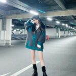 Reina Tanaka Instagram - . このニット色合い可愛い💚🩶 帽子に耳ついとうやつハマり中です🐰🐱 この靴履きすぎて 厚底の部分が外れてきた🤣 新しいの買わんと🥲 軽くて高低差ない厚底どこかにないかなー？？😵‍💫💭⸒⸒ ・‥…━━━☞・‥…━━━☞ #れーなこーで #EVRIS