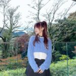 Reina Tanaka Instagram - . このニット去年買ったっちゃけど れーなの身長には中途半端な長さで なかなか組み合わせ難しくて着れてなかったっちゃけど 最近ZARAで新しいスカート買ってそれに合わせてみたら、 すごい好みの組み合わせになった😍🩵 ・‥…━━━☞・‥…━━━☞ #れーなこーで #ENVYM #ZARA